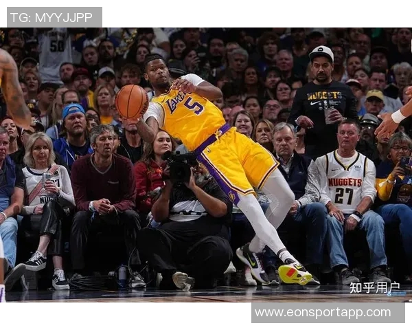 里夫斯赛季前五场狂砍171分追平湖人传奇球星韦斯特科比与贝勒 里夫斯赛季前五场狂砍171分追平湖人传奇球星韦斯特科比与贝勒