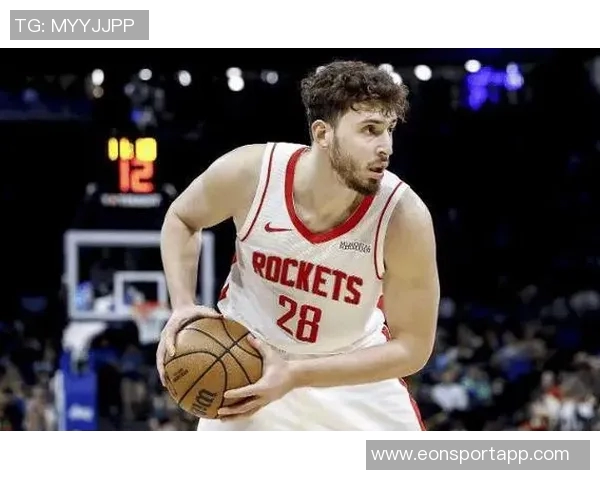 乌度卡称赞申京传球能力提升决策速度显著加快助力球队表现